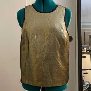 Boxy gold top